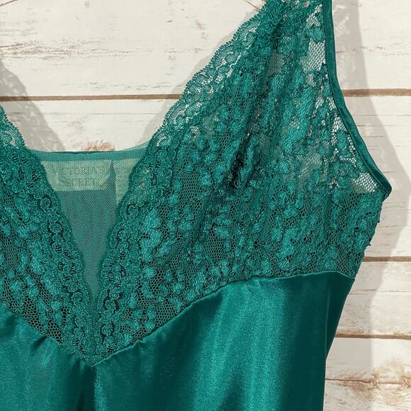 Victoria’s Secret Gold Label Lace Satin Gown - Green - Large - Picture 7 of 11